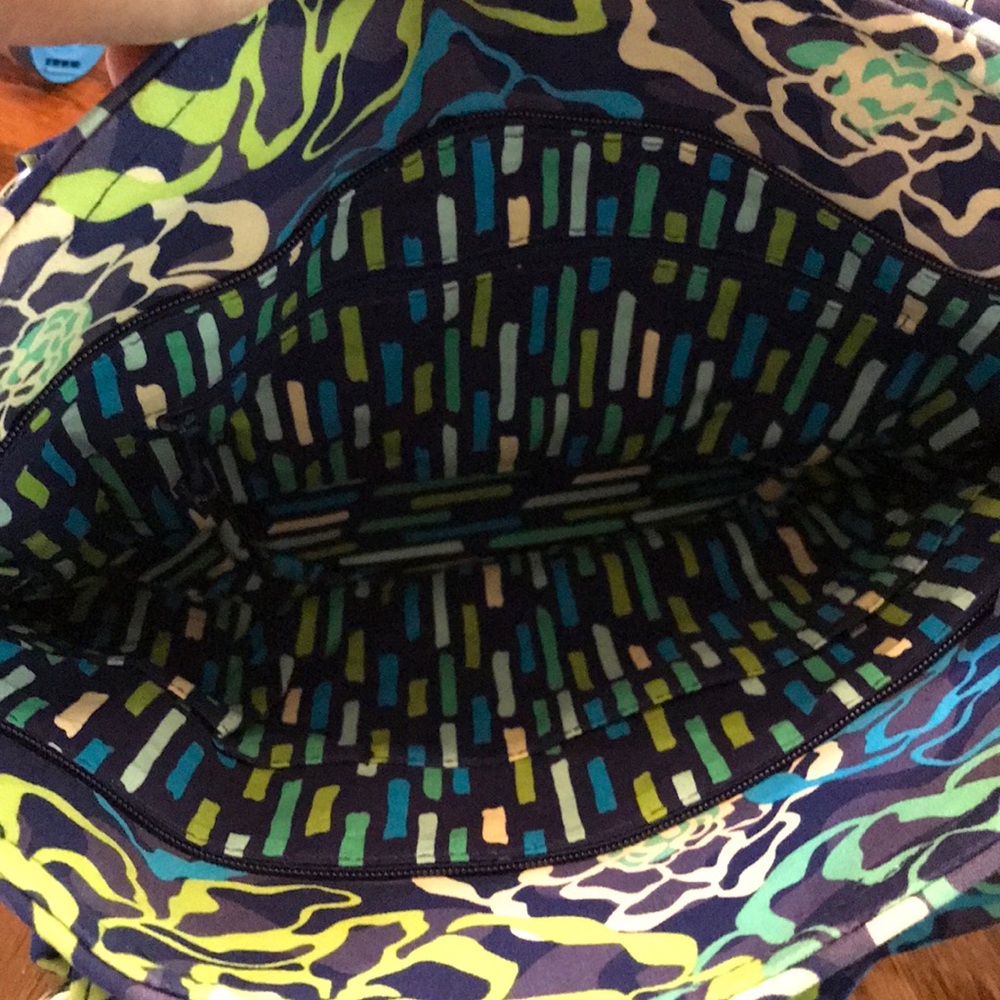 Vera Bradley iconic glenna tote. - Picture 3 of 5